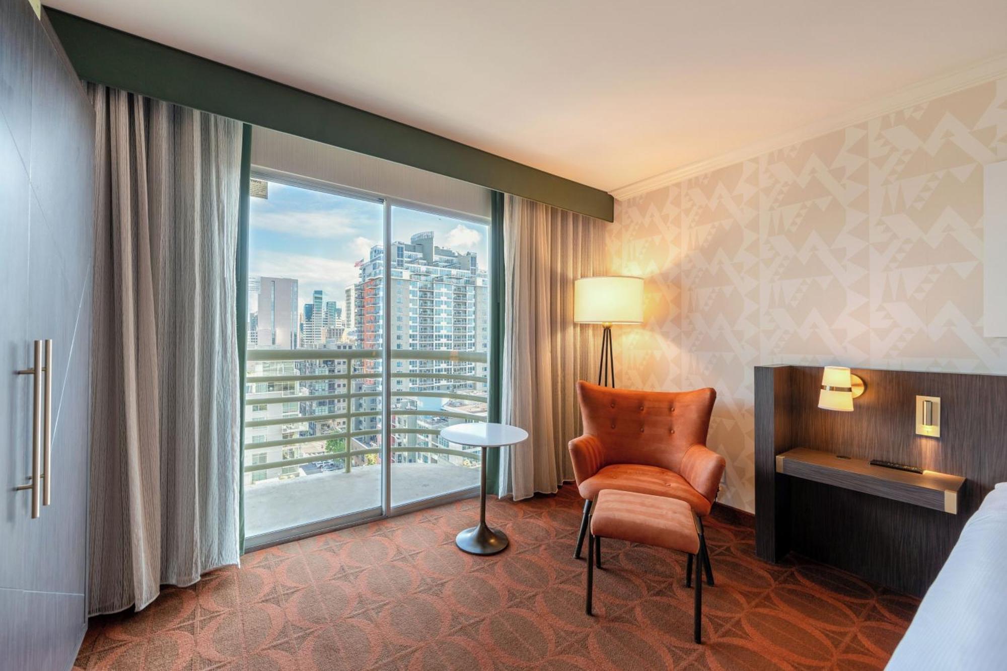 The Little Italy Downtown 4*
